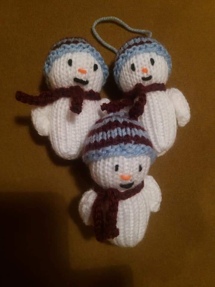 EmmaJanesLife's tweet photo. My #bespoke #snowmen are available again this year!
Why not order in your #TeamColours #Football #SportsTeam #HouseColours
#GiftIdea #Etsy #SmallBiz
https://t.co/RjQZ1GQ49B https://t.co/D4518iUV8H