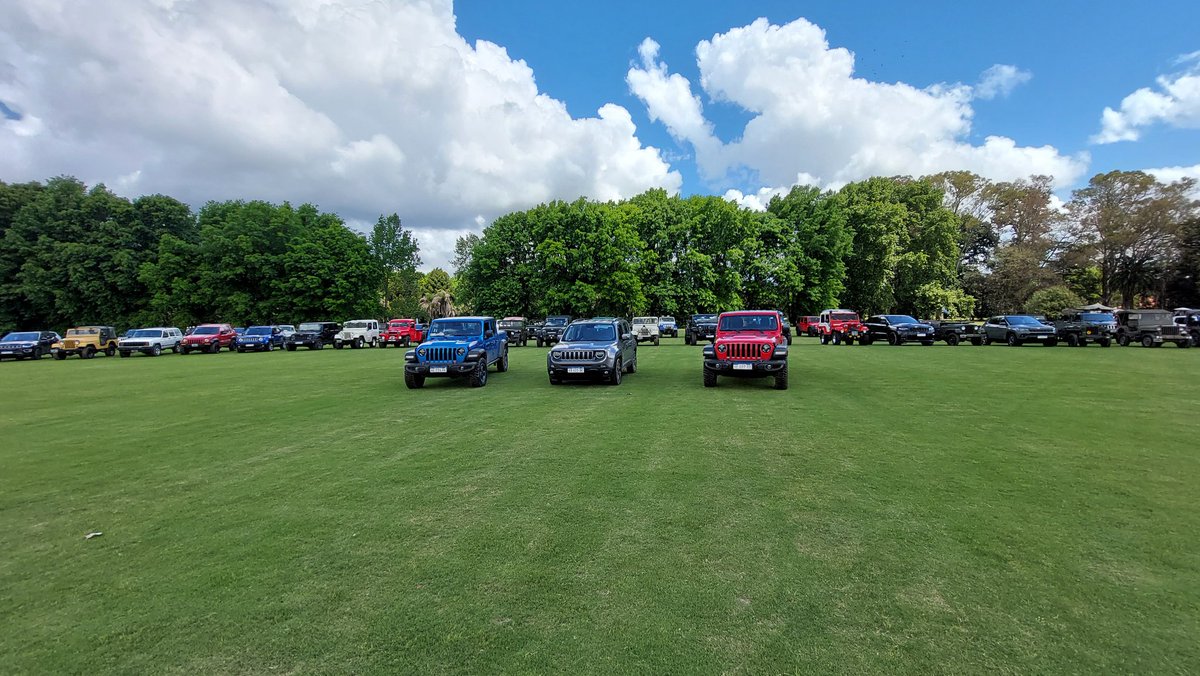🎬 Participamos del set de filmación último episodio de los 80 años de Jeep (Discovery). El emblema que dio comienzo a la leyenda sorprendió: el Willys ‘41 llegó en helicóptero ante 80 fanáticos con sus Jeep  Gracias @stellantis 🇦🇷 por este Hollywood en Cardales!
<a href="/miguelsilva73/">Miguel Silva</a>