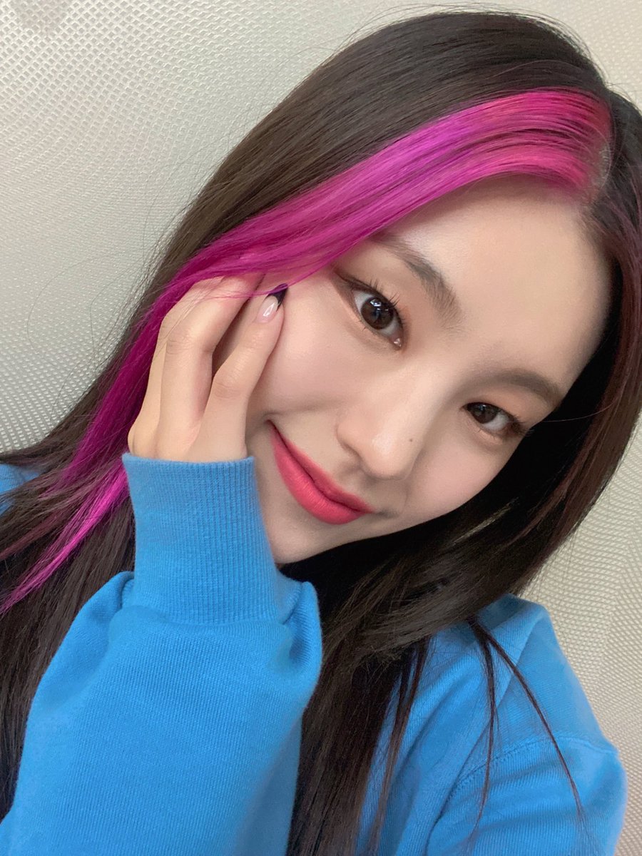 ITZYofficial's tweet photo. [ #런닝맨 ] 
옞닝맨과 함께한 일요일도 완벽했지👍💝

Sunday with Running Yeji was perfect👍💝

#ITZY #MIDZY #ITZY_LOCO #LOCO #YEJI https://t.co/oz6PxtxQcx
