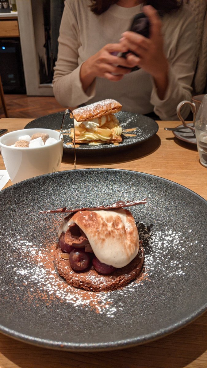 kara_age_juwaaa's tweet photo. マイリトルボックスさんから頂いた5000円クーポンで、丸の内のおされなフレンチ行ってきました🥰✨
久しぶりに贅沢ランチして、めっちゃ楽しかったし、どれも美味しくて幸せな時間だった〜💞☺️
#フランスレストランウィーク
#francerestaurantweek
#mylittlebox https://t.co/UlbD3VulkW