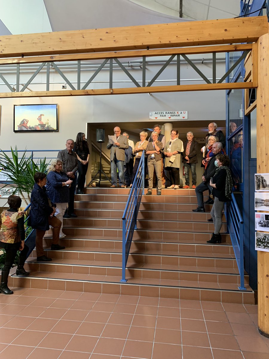 NadiaEssayan's tweet photo. #FestivaldesArts #LaPaletteDuMonde
Lancement de la 27ème édition lors d’un vernissage réussi pour le Festival des Arts de Vierzon ! Une édition qui commence bien avec une augmentation de la fréquentation pour cette première journée et un festival toute la semaine au #MacNab https://t.co/Xd5IhUraDZ