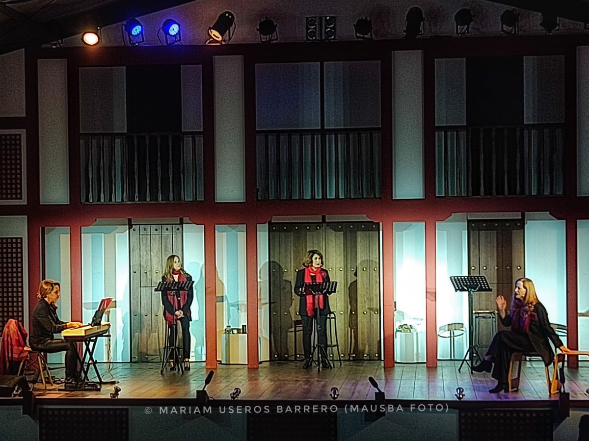 MitadYMitadProd's tweet photo. 👏 Nuestro agradecimiento a todo el público que nos ha acompañado durante estos días en @CorralCervantes con #PalabrasDeMujer.

🎭 Los versos de las mejores poetisas hispanoamericanas continúan su viaje por escenarios de toda España.

📷 © @Mausba
#poesía #música #mujeresartistas https://t.co/QZEGgSKgEa