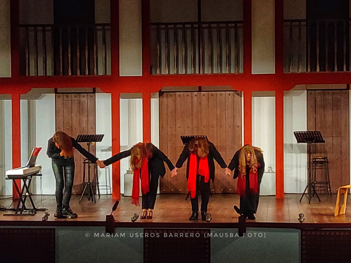 MitadYMitadProd's tweet photo. 👏 Nuestro agradecimiento a todo el público que nos ha acompañado durante estos días en @CorralCervantes con #PalabrasDeMujer.

🎭 Los versos de las mejores poetisas hispanoamericanas continúan su viaje por escenarios de toda España.

📷 © @Mausba
#poesía #música #mujeresartistas https://t.co/QZEGgSKgEa
