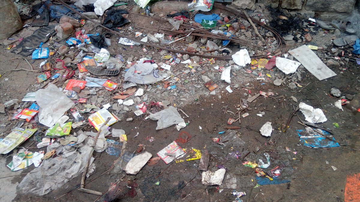mrqfan's tweet photo. Dear, @GHMCOnline @ZC_Charminar someone has dumped road waste infront of our house of which passerby throw garbage on that pile. So, please clear that waste &amp; garbage ASAP. Location: Kali Phatak, Shibli Gunj, Hussaini Alam, https://t.co/f14Namztqh. 20-3-140/20 Contact: 6304554386 https://t.co/T6uSynhsds