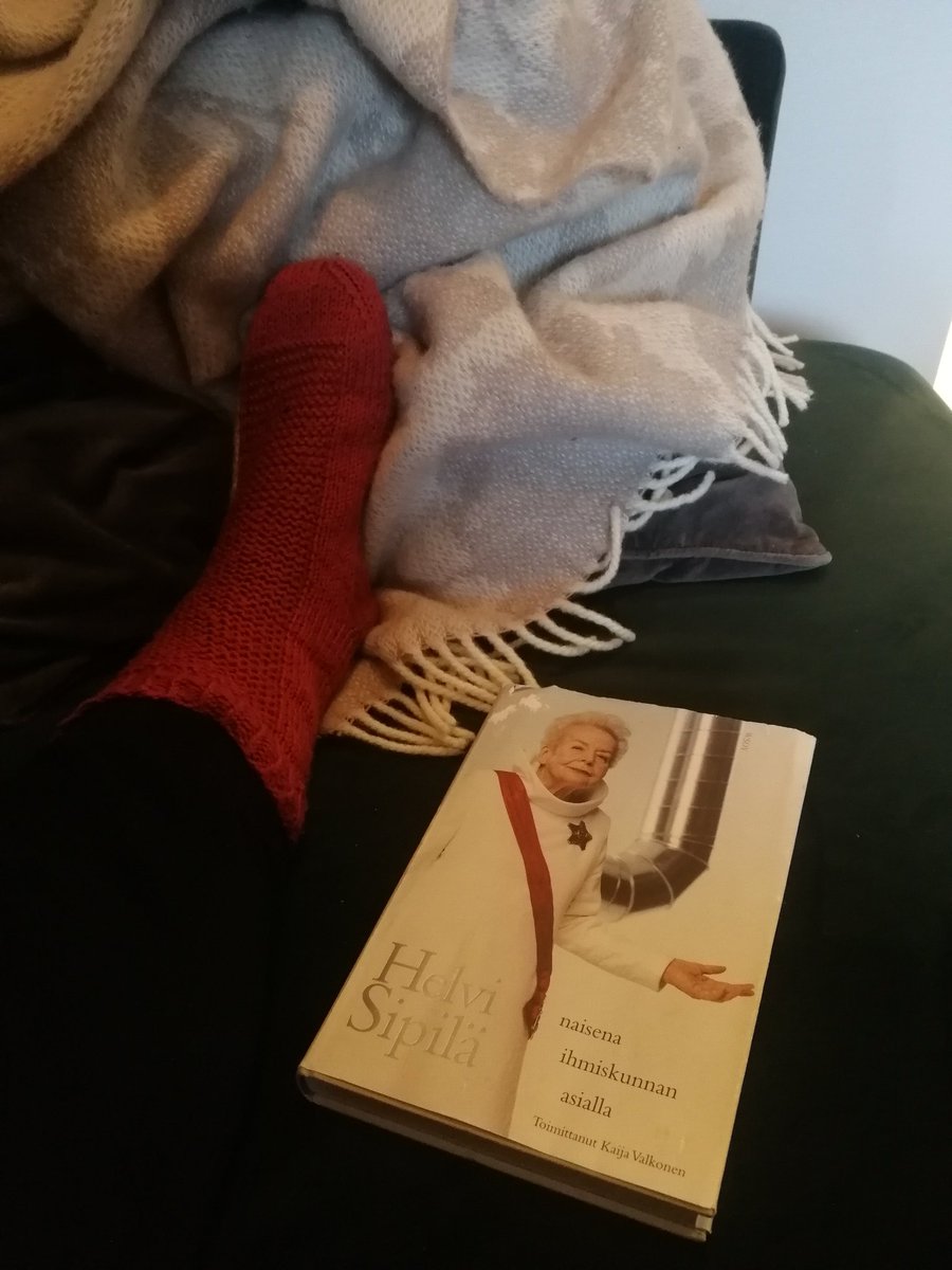Hyvää YK:n päivää! Lukaisin just Helvi Sipilän muistelmat. Hän toimi vuosia YK:ssa edistäen erityisesti naisten asemaa ja oli mm. eka nainen YK:n apulaispääsihteerinä. Tietenkin Helvi vaikutti myös partiossa!