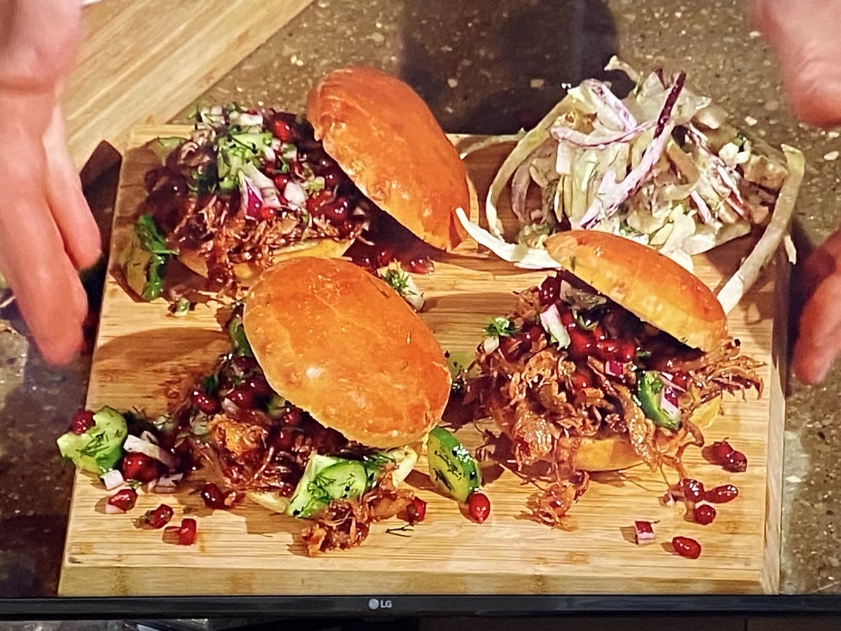 Snowy273's tweet photo. Ooooh #SaturdayKitchenBestBites 😋 😋 #SundayMotivation #SundayMorning https://t.co/OXVuOlsqUF