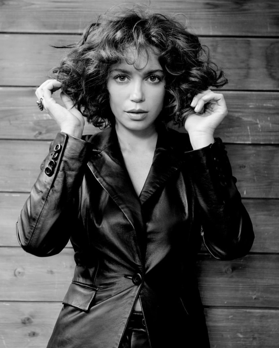 CarolRoviraCFO's tweet photo. Os dejamos más fotos de la preciosa sesión de fotos de @QModeES 💗
📸 @gala_regnault
#CarolRovira #CarolRoviraVerbena #ElVeranoSeFueVerbenadeunAdios #QMode https://t.co/KdIRUJZAxm