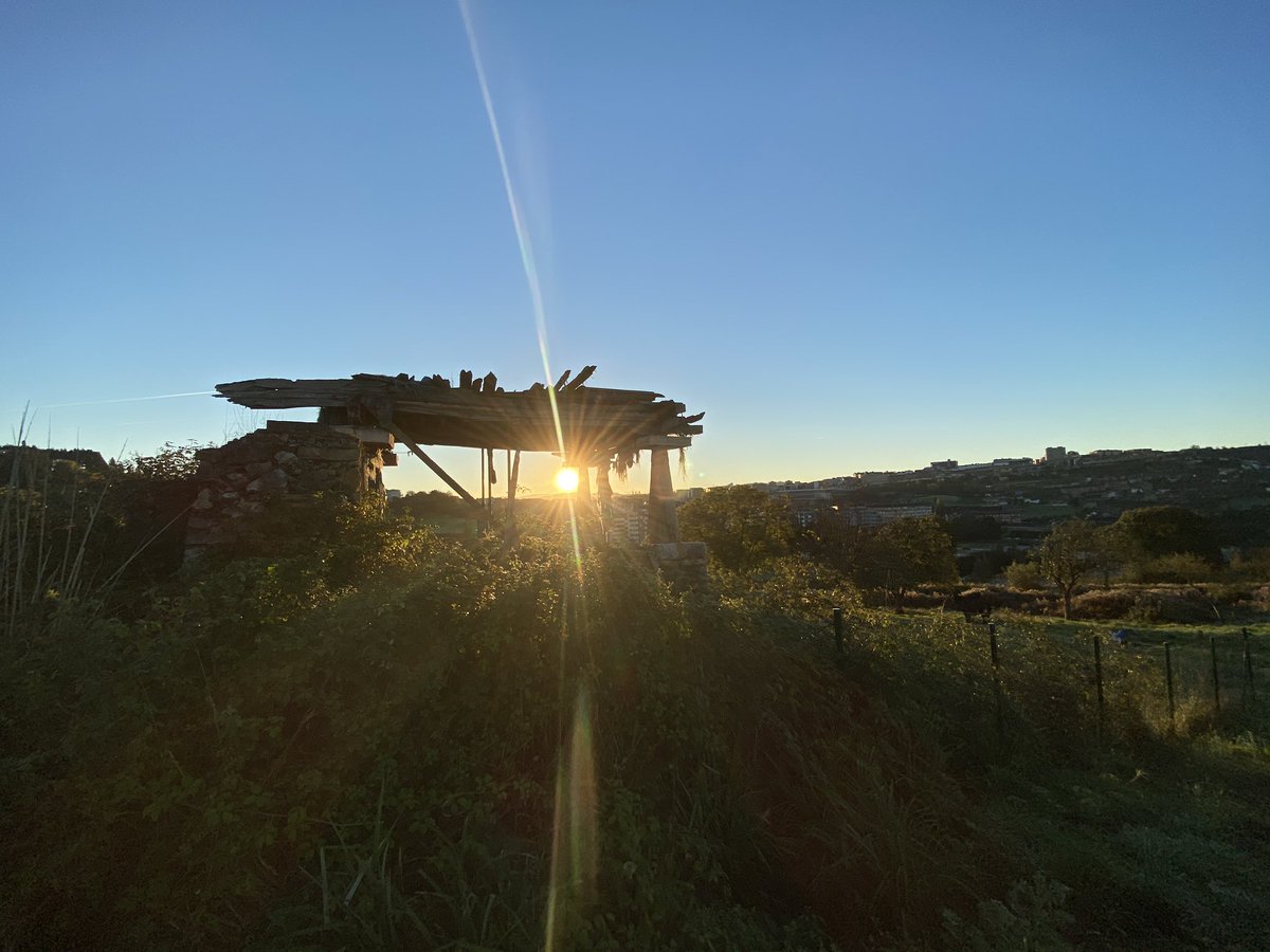delubrique's tweet photo. @tiempodejavimo Así amanecía en Oviedo https://t.co/Te4W0RiMtN