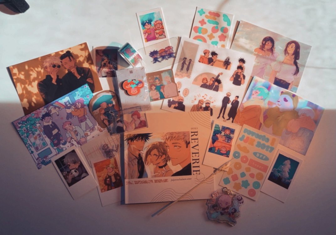 bleachflood12's tweet photo. At last, here is the @reveriezine !!!!! I was greeted by this little beauty when I woke up this morning and I’m over the moon! Thank you so much to all the wonderful artists who worked on this project, because it truly came out amazing 💗💗💗 https://t.co/oJ2wHXIrYl