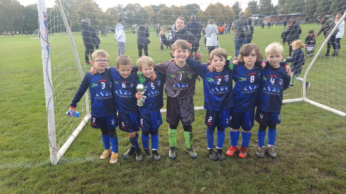 Warnerblueu7s's tweet photo. Amazing team effort today from the boys, Proud manager & parents today πππ #teameffort #warnerblue https://t.co/MAaUulAhda