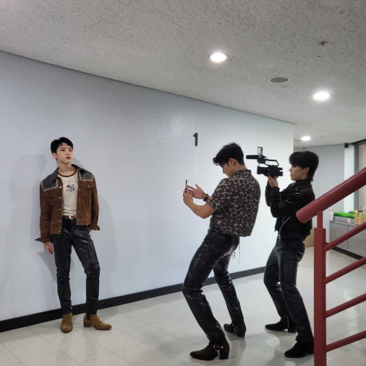 sxndoychae's tweet photo. this jihyo                             with this hoshi https://t.co/yjNx6Gf7h7