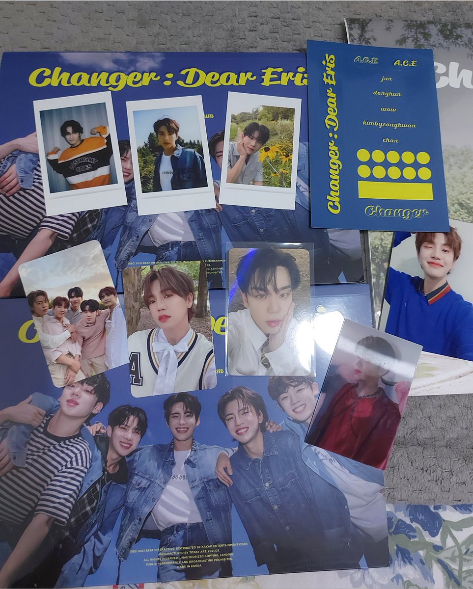 Merida43762371's tweet photo. Sudah datang kyaaaaaa 🤩 Sumpah bagus banget dan tebal 😍. Baru buka 1, yg satunya simpen dulu 🤭
Makasih @choice_stuff udah ngirim cowok2 kece ini sampai rumah dengan selamat 😘
@official_ACE7
#ACE #에이스 https://t.co/HX7jiVGbKX