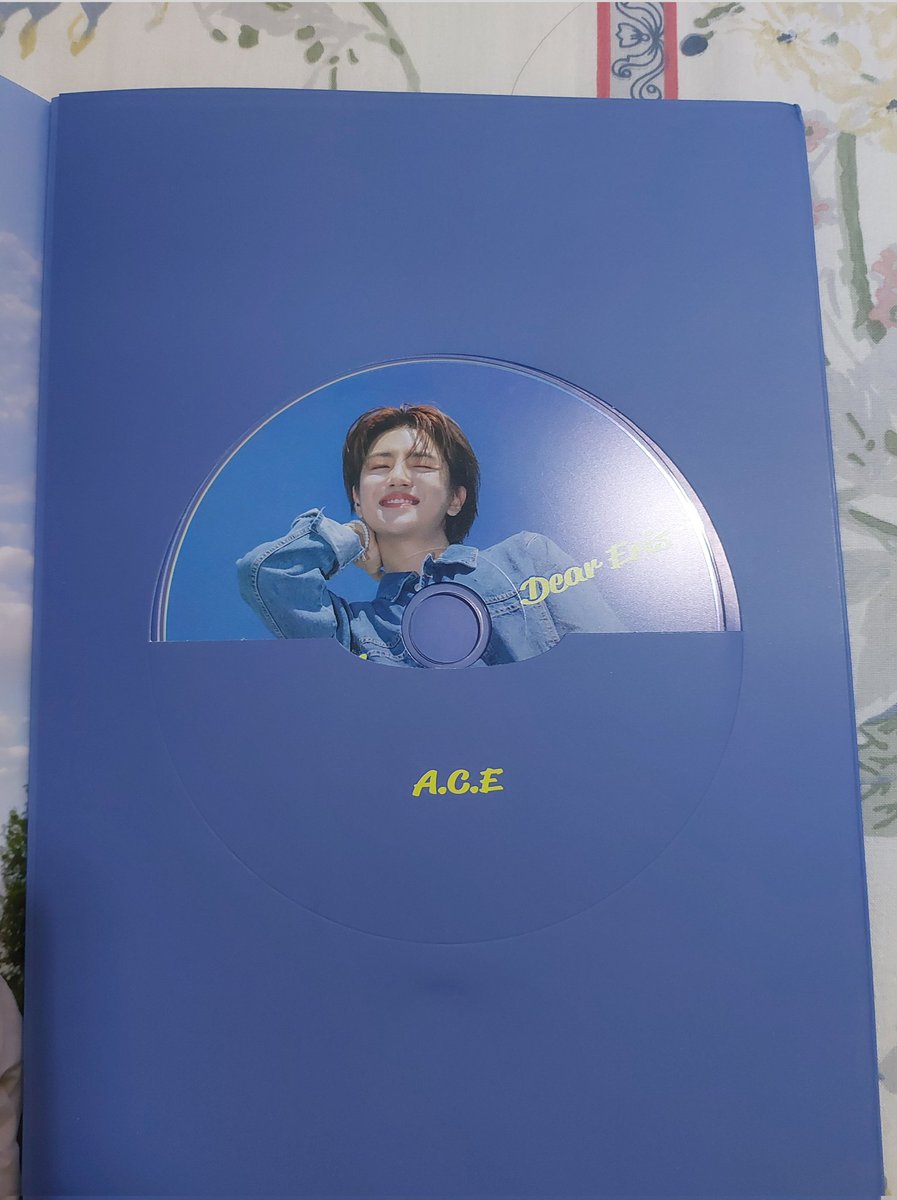 Merida43762371's tweet photo. Sudah datang kyaaaaaa 🤩 Sumpah bagus banget dan tebal 😍. Baru buka 1, yg satunya simpen dulu 🤭
Makasih @choice_stuff udah ngirim cowok2 kece ini sampai rumah dengan selamat 😘
@official_ACE7
#ACE #에이스 https://t.co/HX7jiVGbKX