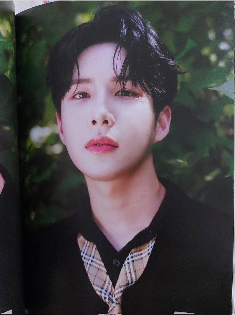 Merida43762371's tweet photo. Sudah datang kyaaaaaa 🤩 Sumpah bagus banget dan tebal 😍. Baru buka 1, yg satunya simpen dulu 🤭
Makasih @choice_stuff udah ngirim cowok2 kece ini sampai rumah dengan selamat 😘
@official_ACE7
#ACE #에이스 https://t.co/HX7jiVGbKX