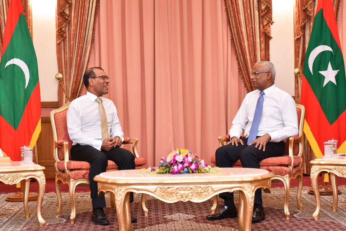 MohamedNasheed's tweet photo. Raees Ibrahim Mohamed Solih aai bahdhaluvi. Shukuriyya Raees. Iraadhakureviyya huriha kamehves dhaanee ran’galhah https://t.co/q6z2y7kqAA