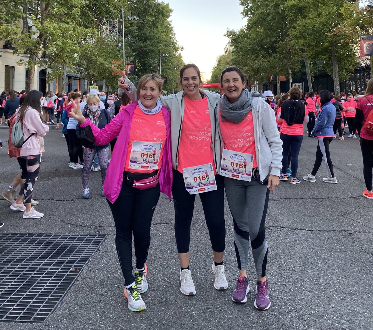 meia30's tweet photo. Siempre con ellas 💕 @vbelver @Evaefeh 

#CarreraDeLaMujer21 @CarreraMujer #Madrid https://t.co/OmKhZeUAnu