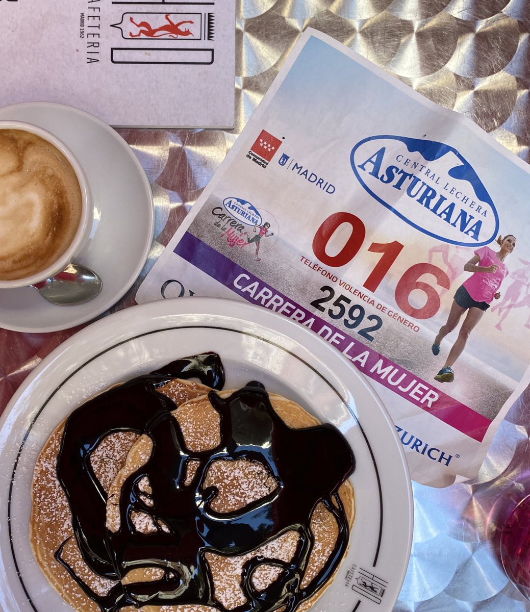 meia30's tweet photo. Siempre con ellas 💕 @vbelver @Evaefeh 

#CarreraDeLaMujer21 @CarreraMujer #Madrid https://t.co/OmKhZeUAnu