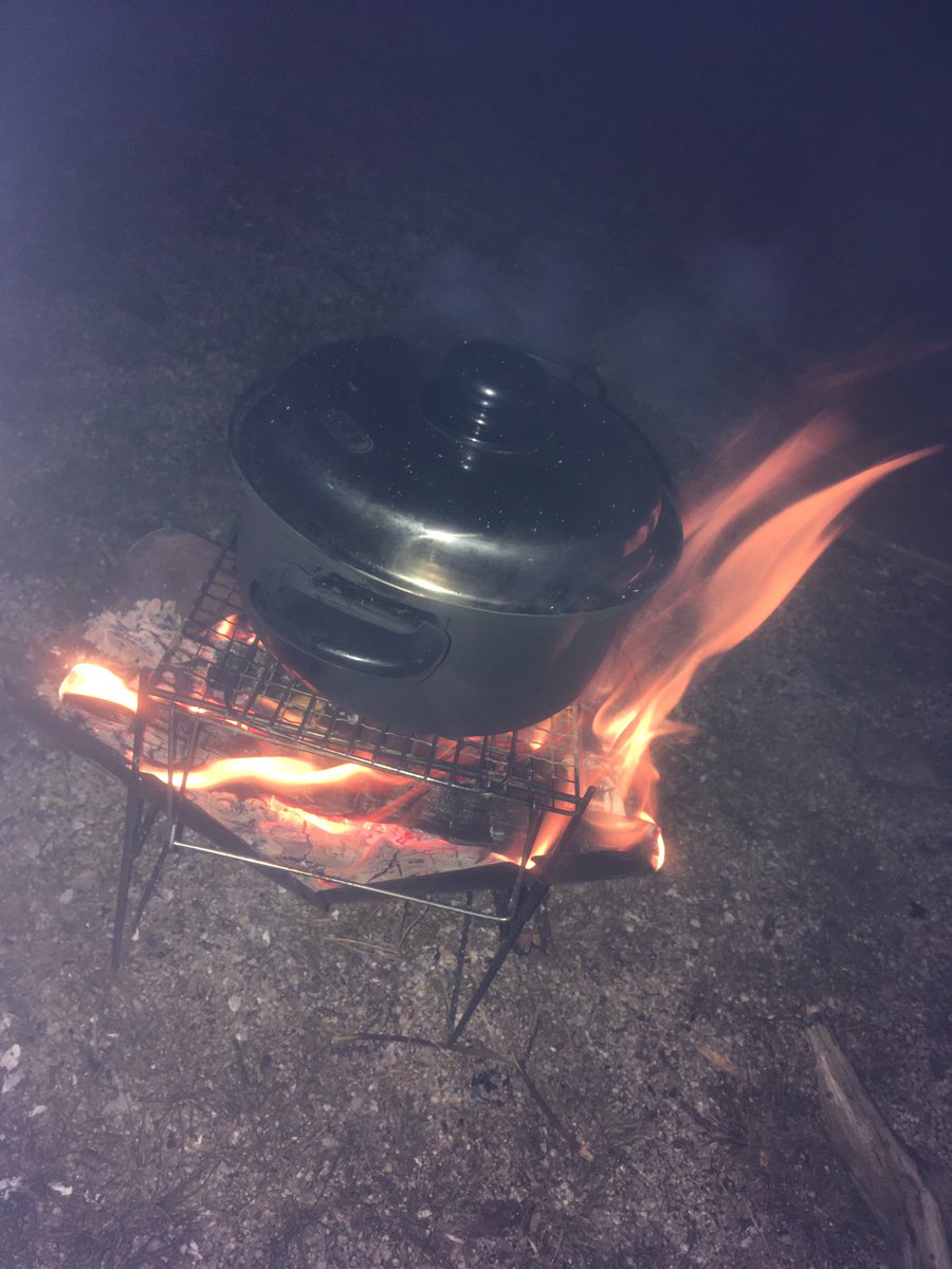beginner_camper's tweet photo. 鍋にエイヒレ😋
お酒も料理もめちゃ食べた🤣 https://t.co/xIHeVT68E8