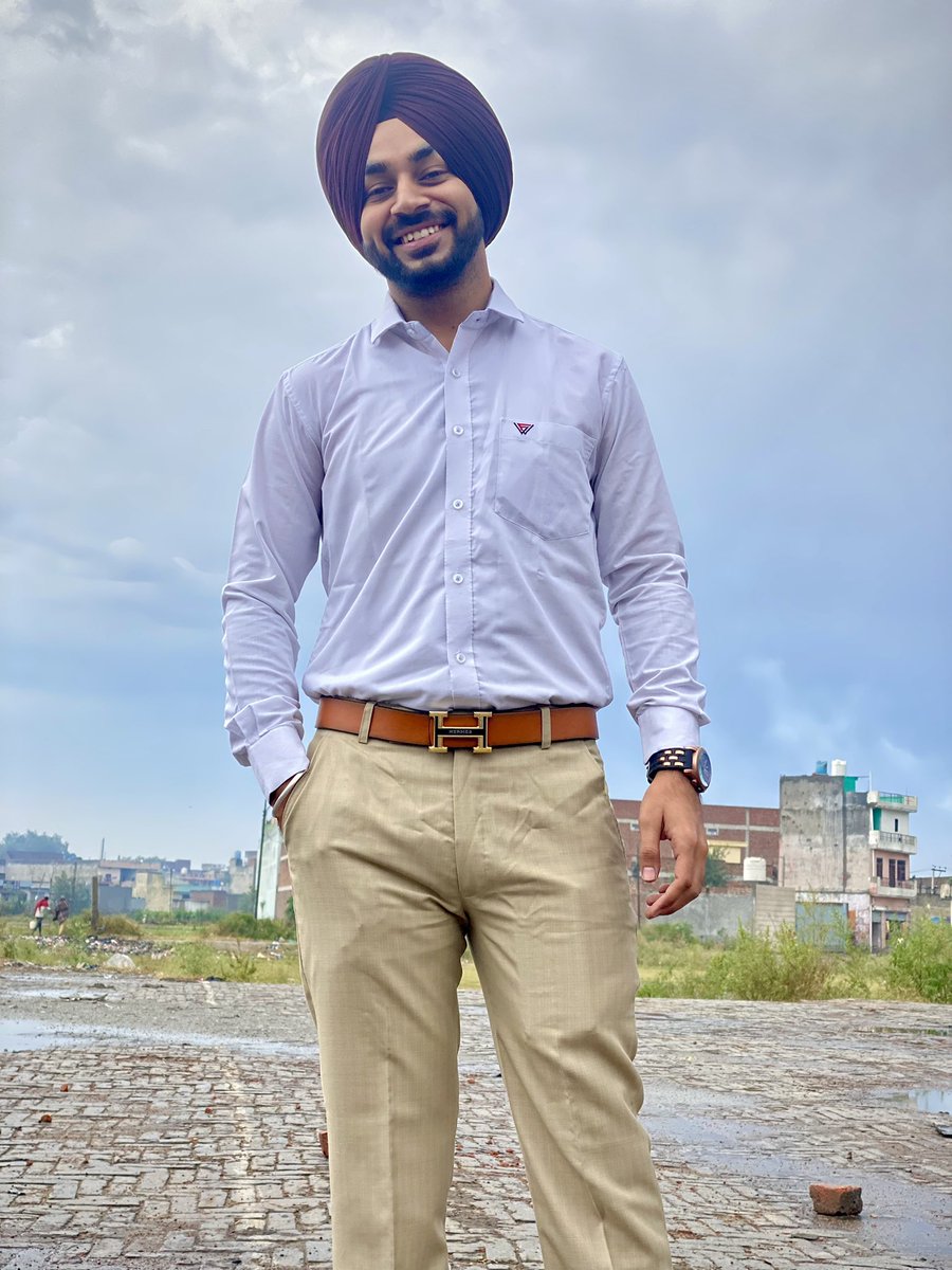 TejGurtej's tweet photo. Sadi Himmat Degi Jwaab
K Puthe Aaun Lagge Ne Khaab
Ji bhulge Naffe Te Ki Ne Laabh
K Rabba Hor Na Parkhin Jere..!!

#tejgurtej https://t.co/J9OCr2O0wp