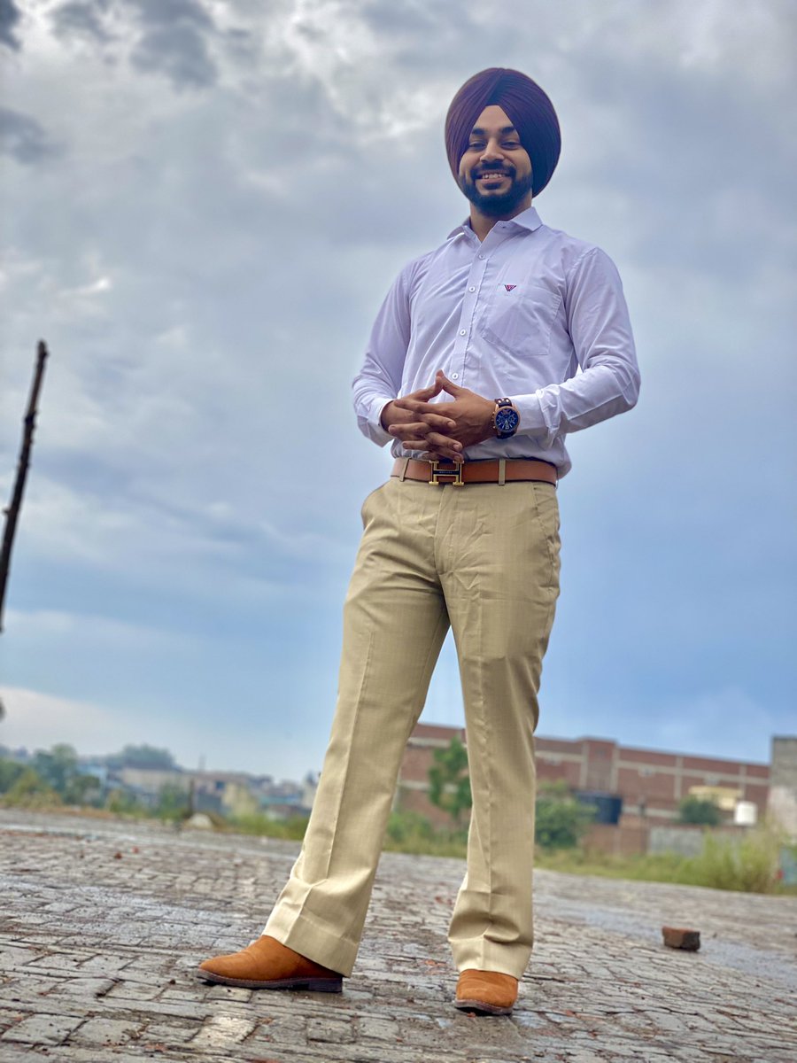 TejGurtej's tweet photo. Sadi Himmat Degi Jwaab
K Puthe Aaun Lagge Ne Khaab
Ji bhulge Naffe Te Ki Ne Laabh
K Rabba Hor Na Parkhin Jere..!!

#tejgurtej https://t.co/J9OCr2O0wp