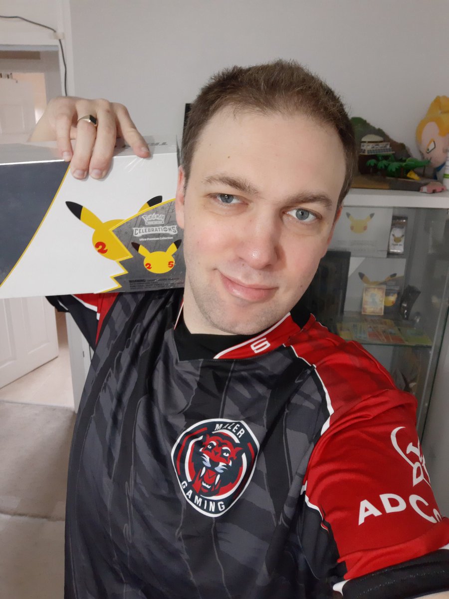 RagingBrockUK's tweet photo. 4๏ธโฃK follower celebrations later today on #DLive where we will be opening one of our #PokemonCelebrations Ultra Premium Collection boxes! ๐ฅณ๐ https://t.co/xLHiOWSEmu