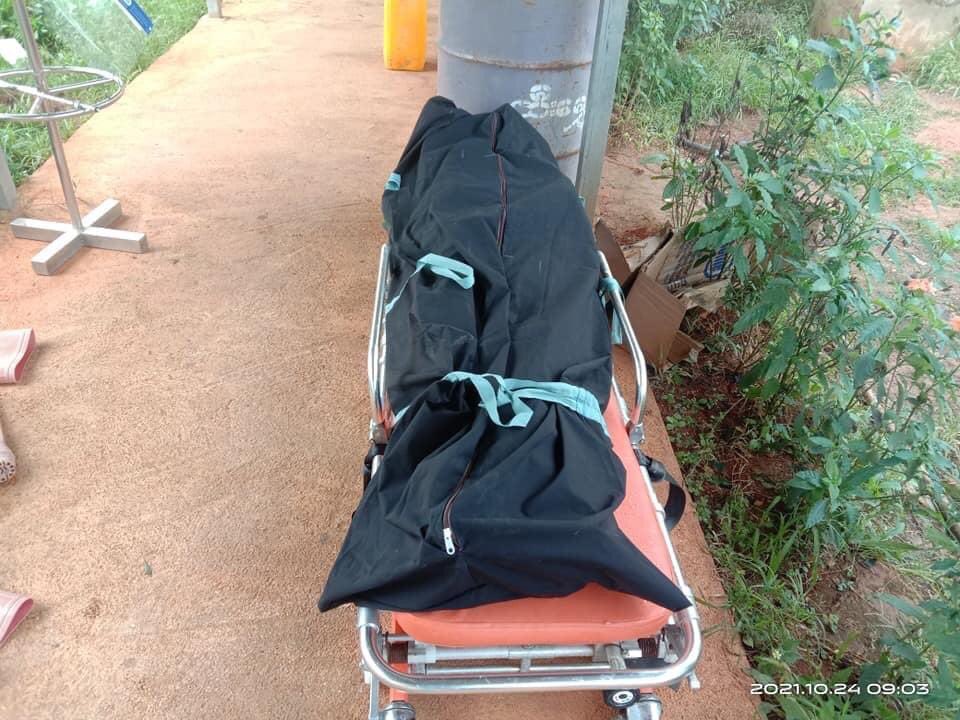 YoeKo7's tweet photo. These tragic photos telling all the stories of Myanmar citizens’ lives living under Coup; SAC’s Heavy weapons attack in neighbourhood of Moebyal township killed 1 n injured 5 ppl including babies on Oct24 early morning.

#Oct24Coup
#WhatsHappeningInMyanmar https://t.co/C75v9xXaEP