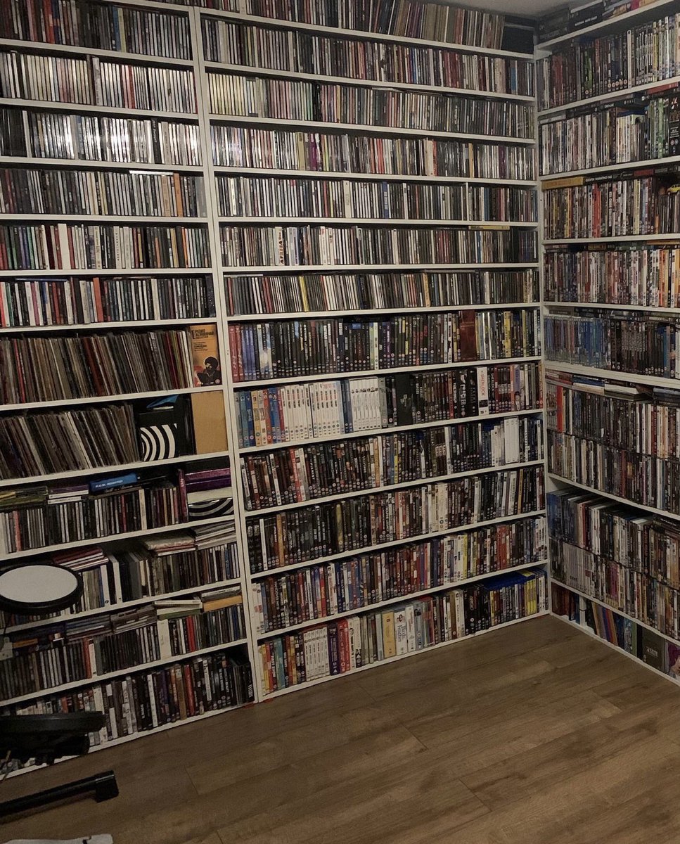 MemeEmSteveDave's tweet photo. @FunWithHorror Here is part of mine. Currently moving so looking forward to unpacking it all in an even bigger room. https://t.co/Qp6AjmWTmu