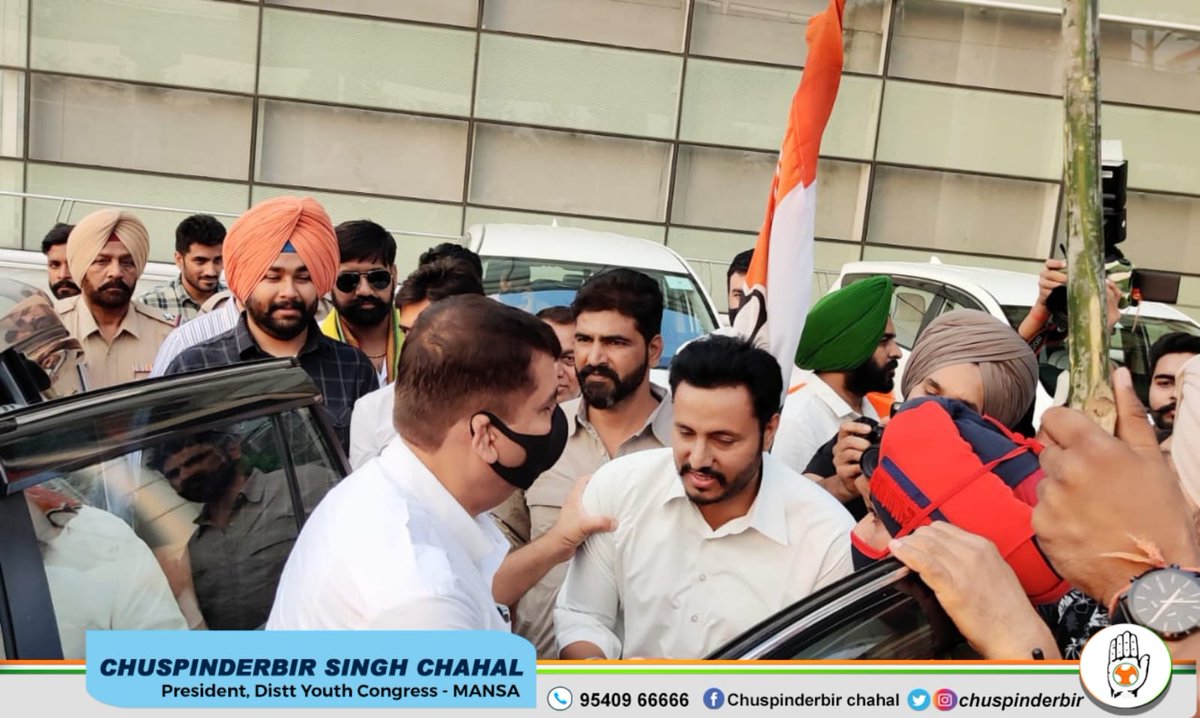 chuspinderbir's tweet photo. On the arrival of Mr. Harish Chaudhary, Punjab and Chandigarh in-charge of All India Congress Committee in Punjab, Punjab Youth Congress President Mr. Led by @brinderdhillon , the entire Youth Congress organization gave a hearty welcome. https://t.co/Wl1QPkLra5