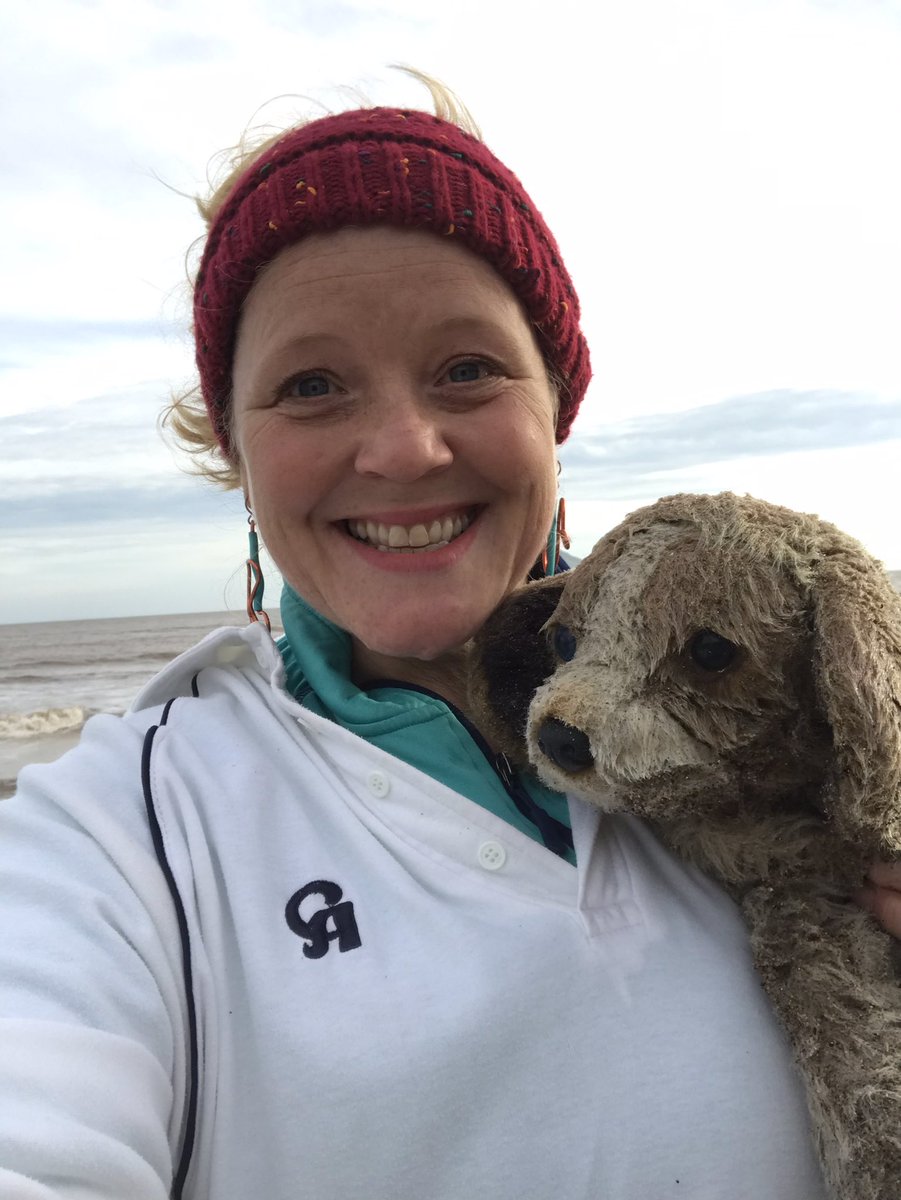 AuntieMongo's tweet photo. Found on Mappleton to Hornsea beach 😍🧸🐶😢 Please share to help me get this little chap home to whichever child has lost him https://t.co/9rHtHmTawx
