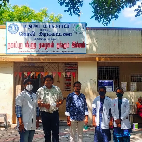 DrNainar's tweet photo. Did free eye screening distributed free medicines  on behalf  of  our hospital  @ Jothi trust urban  homeless people  home spent  time with  thathas and patties  had a nice chat with them they were feeling  happy  and emotional  for seeing  some one caring  them. https://t.co/ZgucBb35pJ