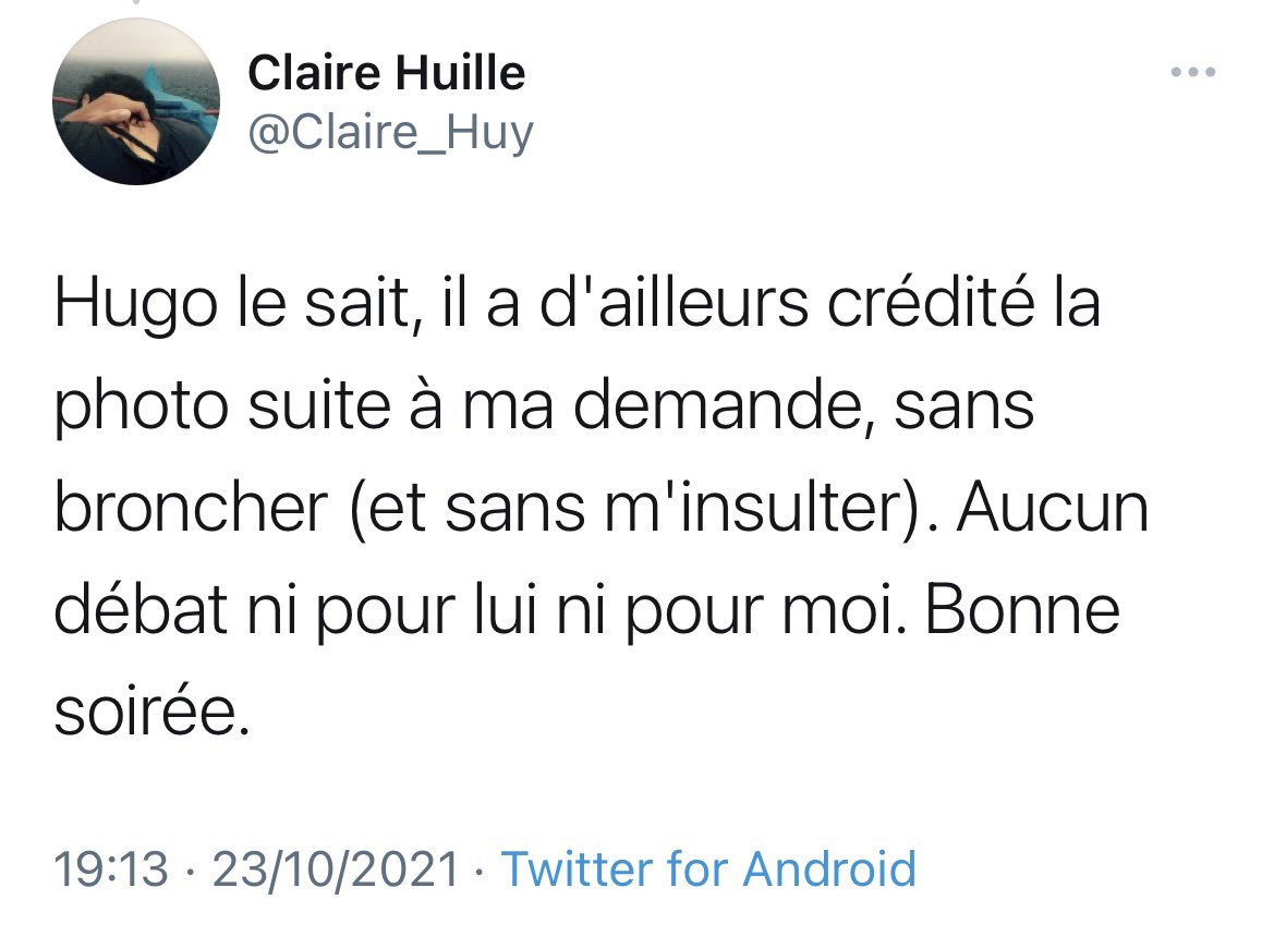 hugoclement's tweet photo. À noter que la journaliste auteure de la photo a bien souligné qu’il n’y avait aucun soucis. 

Il s’agit donc juste d’un journaliste non concerné par le sujet qui veut se faire mousser. https://t.co/ObSX5mlnmL