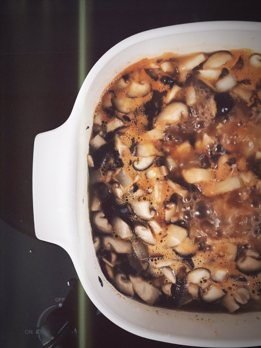 burnlikecinders's tweet photo. Today’s #CookingForDad .
Mushroom and bulgur soup .
Recipe by @smittenkitchen . Switched farro for bulgur to accommodate dad’s health condition .
https://t.co/fGXan3XRsM https://t.co/iR9j5QJBkP