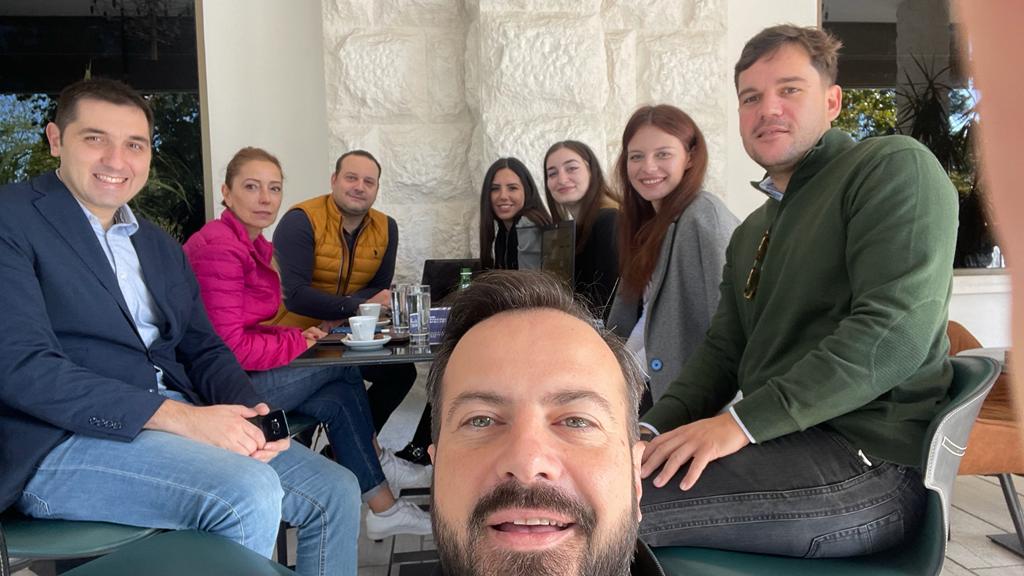 vukasinovic_vuk's tweet photo. Najjacaekipa na Hackaton-u!
#ictcortext
#cbcg
#ctelekom
#erstebanka
#coinis https://t.co/gbEoH0jrO0