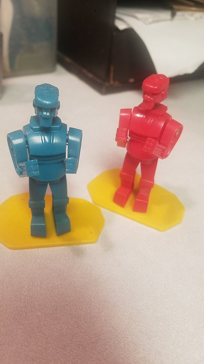 OhSoSassier's tweet photo. @FoxNews I knew I recognized that pose from someone! He looks like my mini rockem sockem guys! https://t.co/UrzBUZf3oc