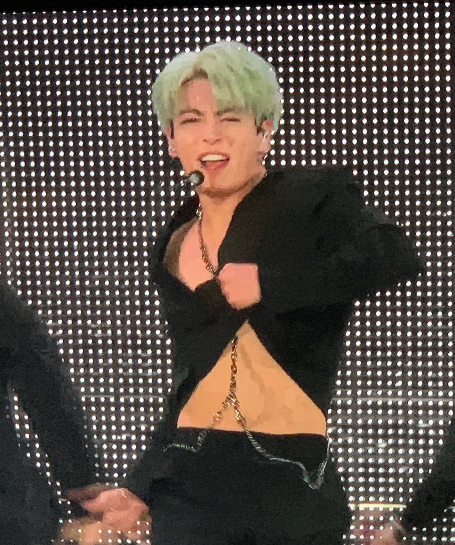 kingshadowtae's tweet photo. FAKE LOVE JUNGKOOK ABS COMEBACK 😭 https://t.co/9sVuAApMrG