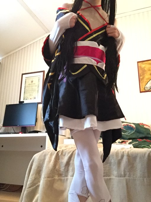 1 pic. Yaya cosplay. Takes forever to put on but it's a quite pretty dress

#femboy #twink #crossdresser