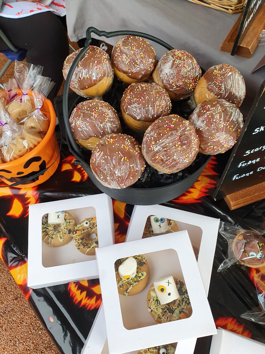 sammyblaze33's tweet photo. Come and try the most amazing spooky fudge today at Wolsley Centre, Staffordshire . #fudgefest #jamesmartin #marcopierrewhite https://t.co/LSubCVlVMf