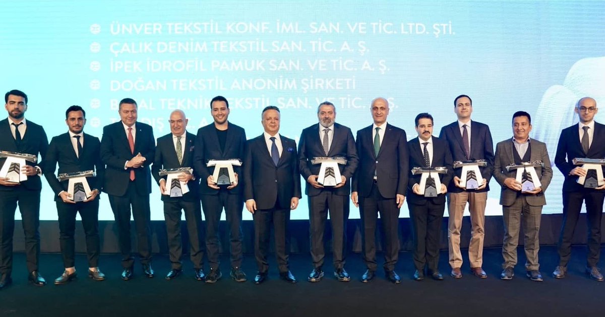 ZetsiadOrg's tweet photo. İTHİB #İhracataDeğerKatanlar Ödül Töreni’nde Zeytinburnu'nda faaliyet gösteren firmalarımız önceki yıllara göre rekor bir ihracat artışıyla 2020 yılında Platin ve Altın Ödüller almaya hak kazandılar.
Türkiye’nin ihracatına değer katan firmalarımızın başarılarını kutluyoruz. https://t.co/LJ4FHa9Sym