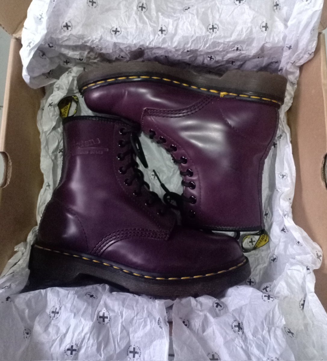 karinashell's tweet photo. Dijual
Dr. Martens 1460
Purple Smooth
Size 36-37 
MIT
800 NET
Good condition, like new https://t.co/VRu9Ae8R4v