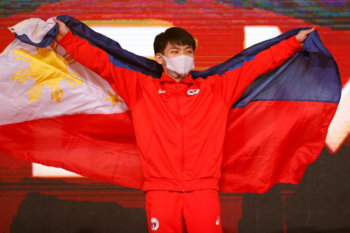 rapplerdotcom's tweet photo. GOLDEN COMEBACK. 🇵🇭

LOOK: World champion Carlos Yulo celebrates winning the men's vault final of the 2021 Artistic Gymnastics World Championships. Photos: Kim Kyung-Hoon/Reuters

CONGRATULATIONS, CALOY! 🥇✨🤸‍♂️ #Kitakyushu2021 https://t.co/gROlKE5E44 https://t.co/UrTnQHkKSt