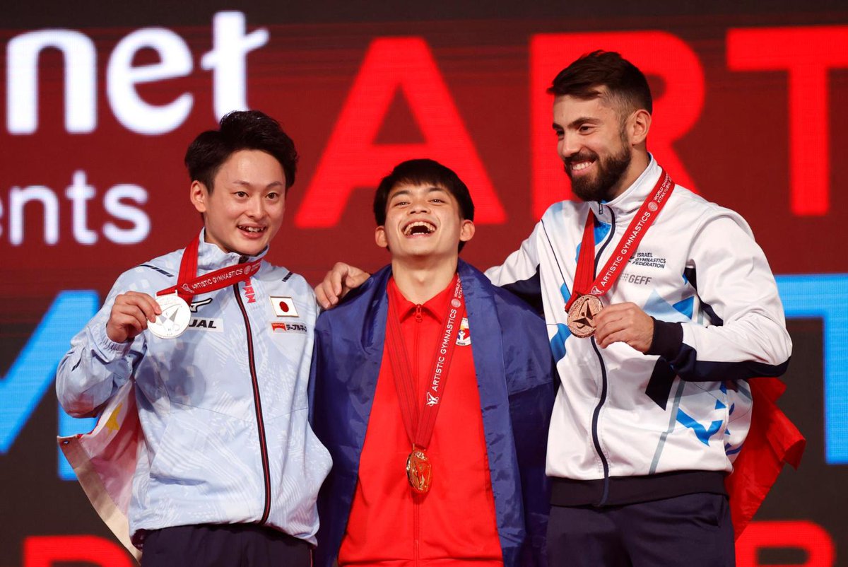rapplerdotcom's tweet photo. GOLDEN COMEBACK. 🇵🇭

LOOK: World champion Carlos Yulo celebrates winning the men's vault final of the 2021 Artistic Gymnastics World Championships. Photos: Kim Kyung-Hoon/Reuters

CONGRATULATIONS, CALOY! 🥇✨🤸‍♂️ #Kitakyushu2021 https://t.co/gROlKE5E44 https://t.co/UrTnQHkKSt