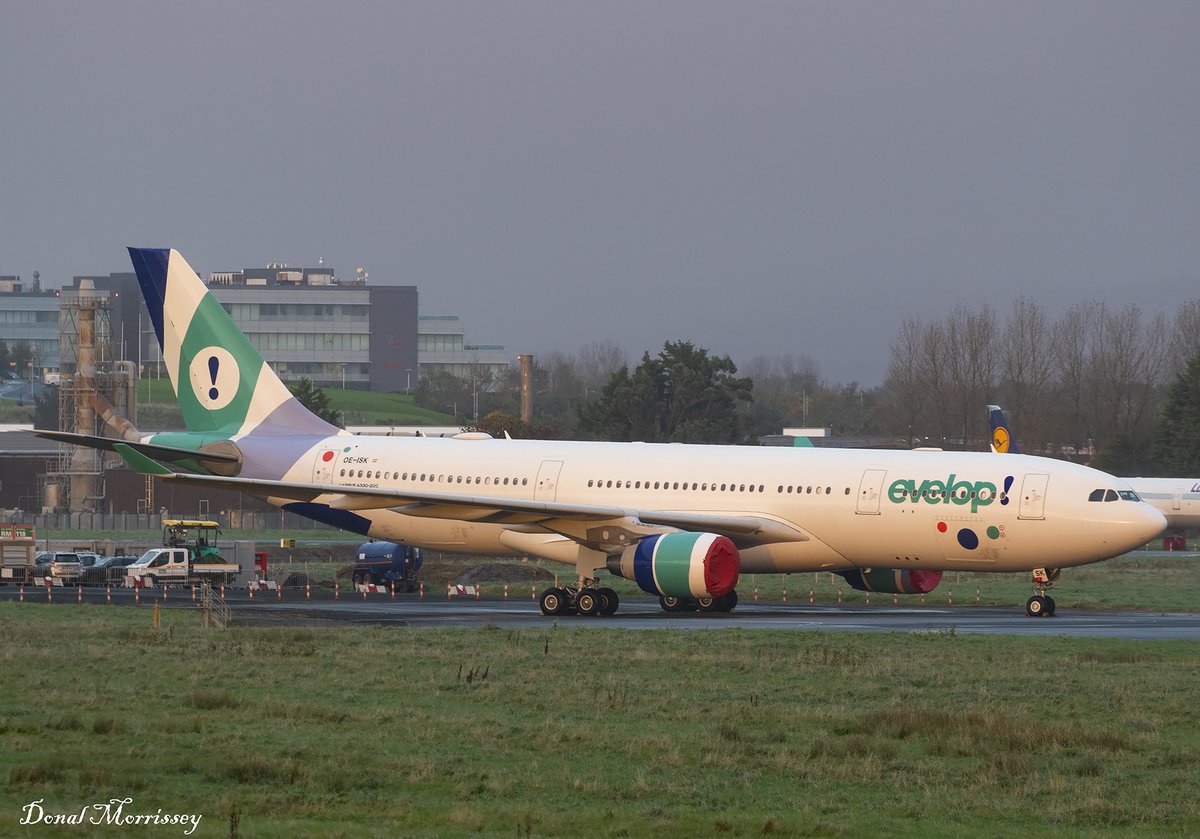 birrlad's tweet photo. Taken during the week @avolon_aero (Ex Evelop Airlines) A330-223 OE-ISK parked @ShannonAirport.
#avgeek #aviation #avolon #airbus #a330 #evelop #shannonairport #planespotting #airline #airtravel https://t.co/0wJP4oMdRY