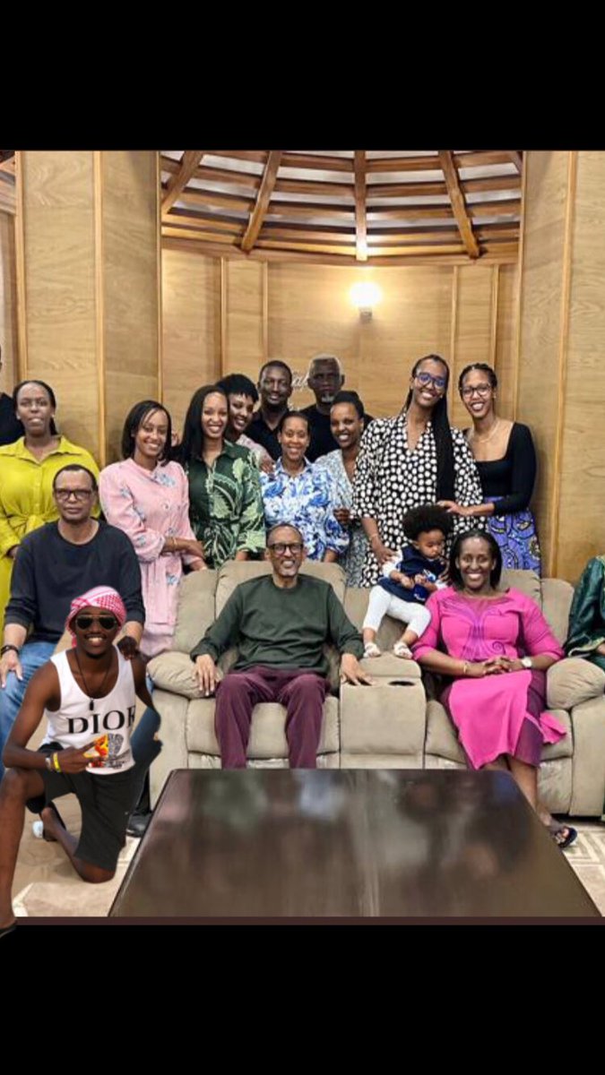 kevin_baris3's tweet photo. It was a great pleasure to be part of your birthday celebration 🎉 🎂 Mr President💯 may you live longer with more blessings ahead, I love you❤️ https://t.co/bDxMCIZY35