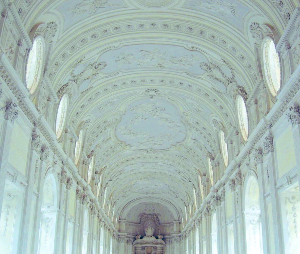 AlessandroForn6's tweet photo. GOOD MORNING from TORINO, Filippo #JUVARRA, "GALLERY OF DIANA" in LA VENARIA REALE @LaVenariaReale #baroque #torino #turin #art #arttwit #architecture #iloveart #FilippoJuvarra #photo #photography #CameradiLuce #PozzodiLuce  #WellofLight #LightRooms #LightRoom #LaVenaria #To https://t.co/NGX0t8vKPX
