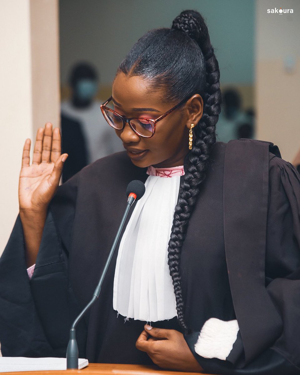 SakouraStudio's tweet photo. Soutenance de Thèse pour obtenir le Grade de Docteur en Médecine.
Toutes nos Félicitations à Dr Ndèye Codou Ndiaye.

Credit 📸 : @sakoura_studio https://t.co/ErWdCRpGk6