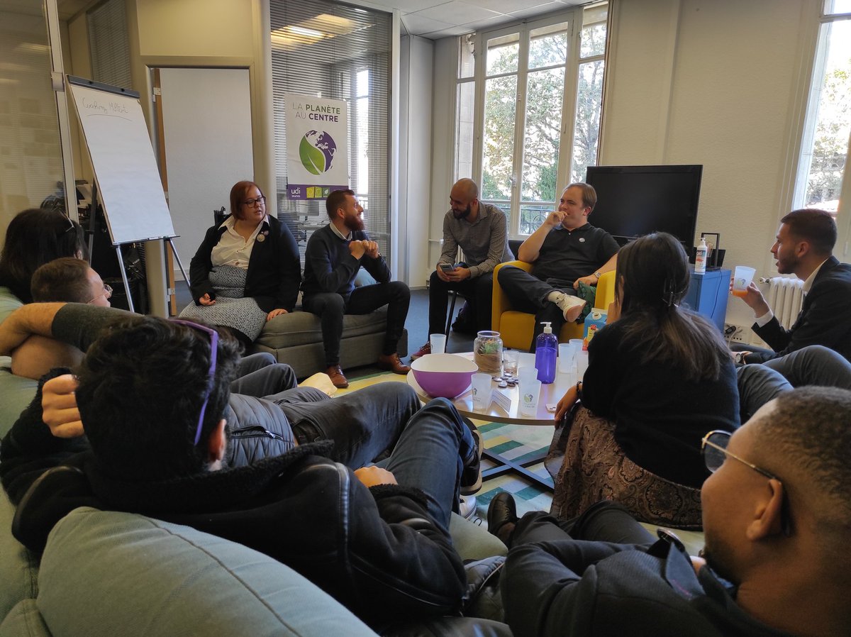 UDIjeunes95's tweet photo. 🗣️ On continue sur le coaching militant avec @IrwinRoussel et @HPetrzljan
🔥 L'échange y est très vivant
#TeamUDI #ProjetUDIJeunes @UDIjeunes @UDI_off https://t.co/beyEnqAHem