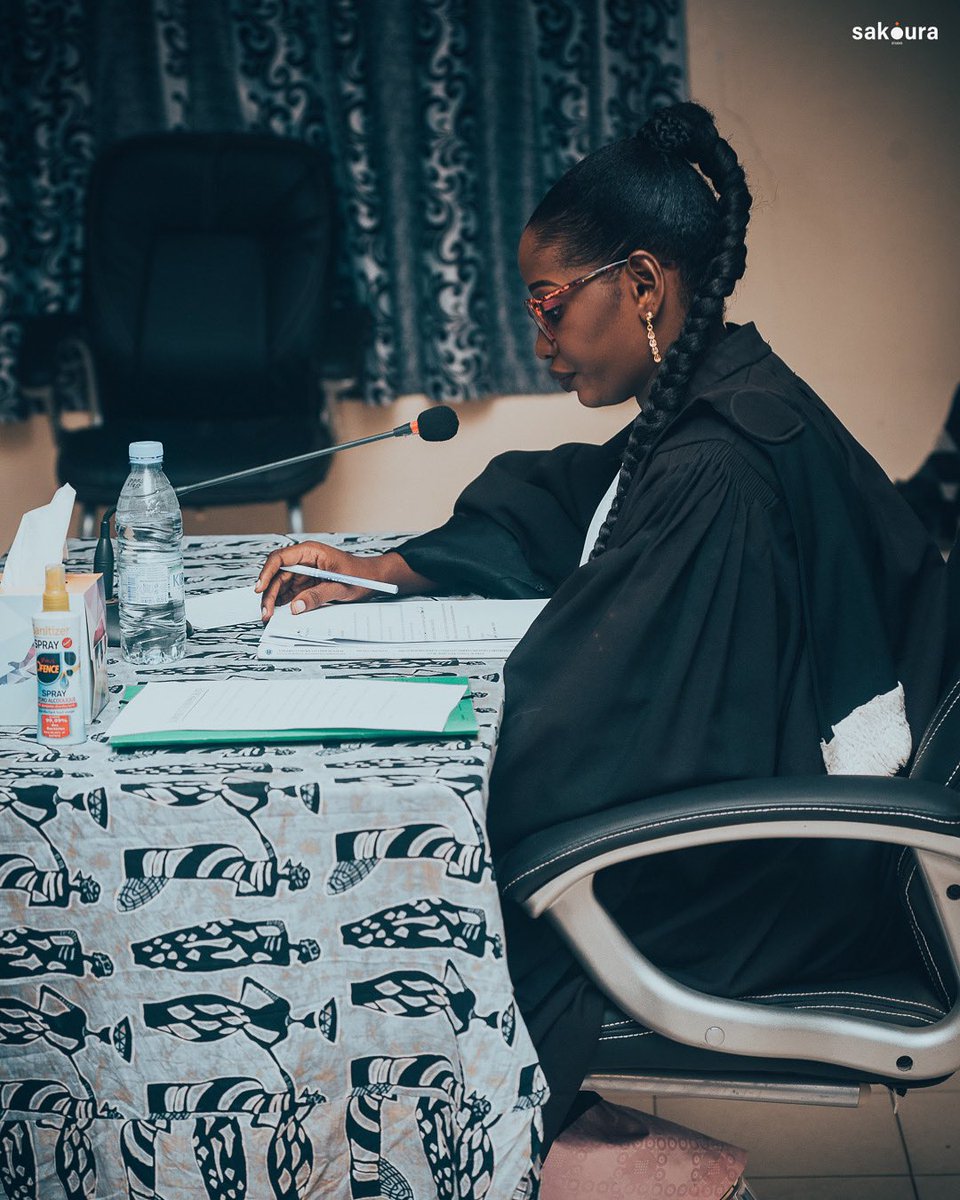 SakouraStudio's tweet photo. Soutenance de Thèse pour obtenir le Grade de Docteur en Médecine.
Toutes nos Félicitations à Dr Ndèye Codou Ndiaye.

Credit 📸 : @sakoura_studio https://t.co/a14GXoicvu