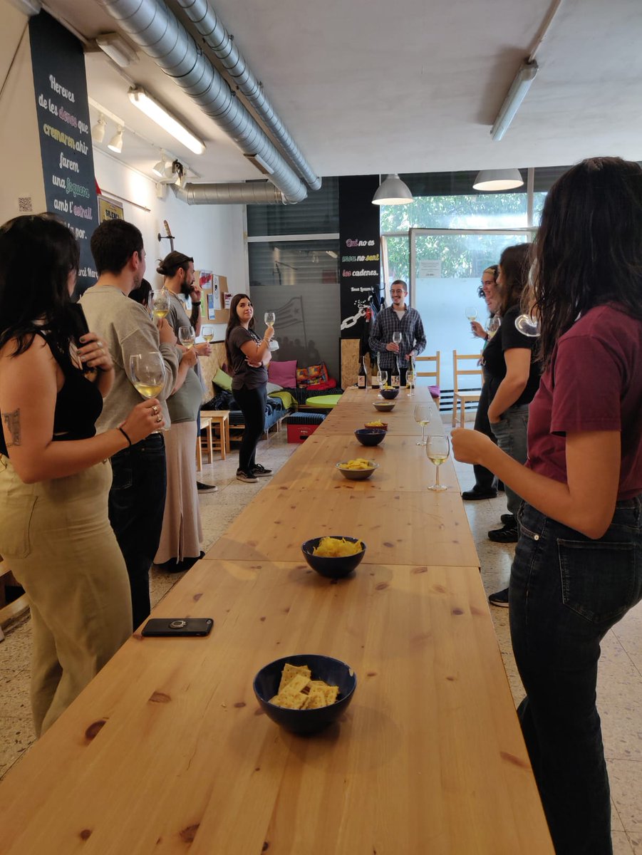 En marxa el primer Tast de Vins d'aquesta tardor a <a href="/lacruilla/">La Cruïlla</a> 🍷 Aprenent a gaudir dels vins de la terra.