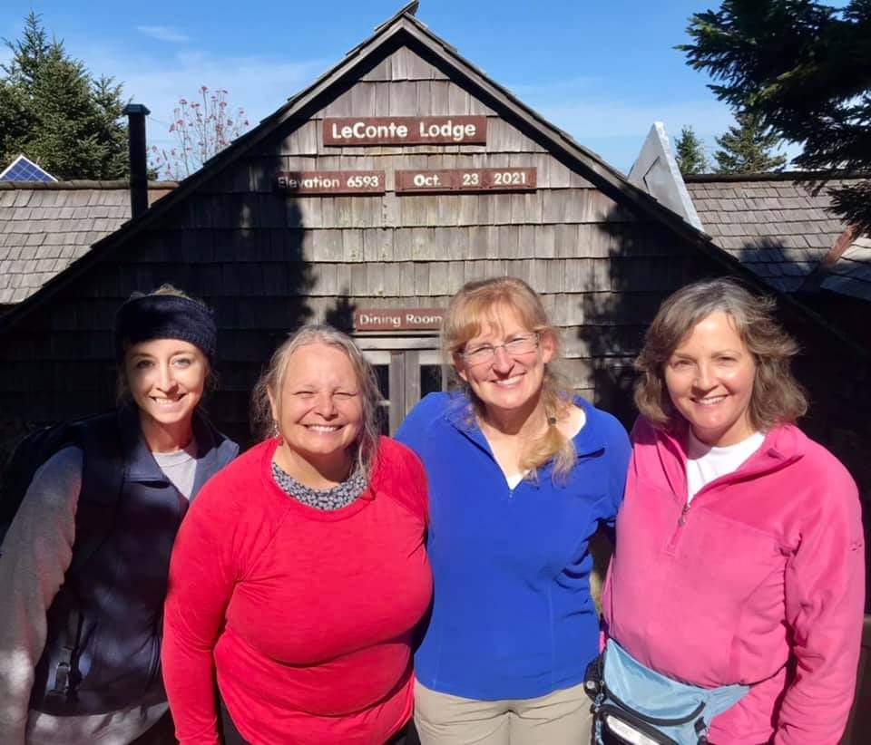 kimberly_brasel's tweet photo. Linden Lions ๐ฆ
Some of our pack hiked Mt. LeConte on Saturday! One of my favorite things about this trip was hiking it together. We all had a goal to make it the top, and we accomplished it together leaving no one alone to climb on their own. ๐ฃ
#PLCORSTRONG #goals #mtleconte https://t.co/MOfvPRpiAK