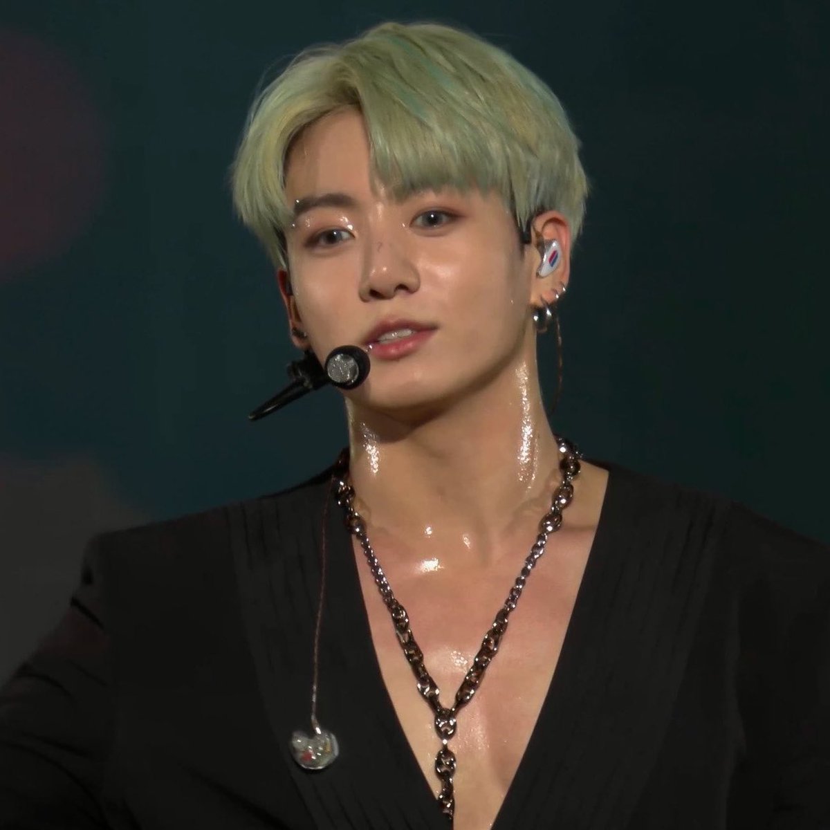 mollajoon's tweet photo. and you ask me why i cant trust him https://t.co/fFj2wtWYP8